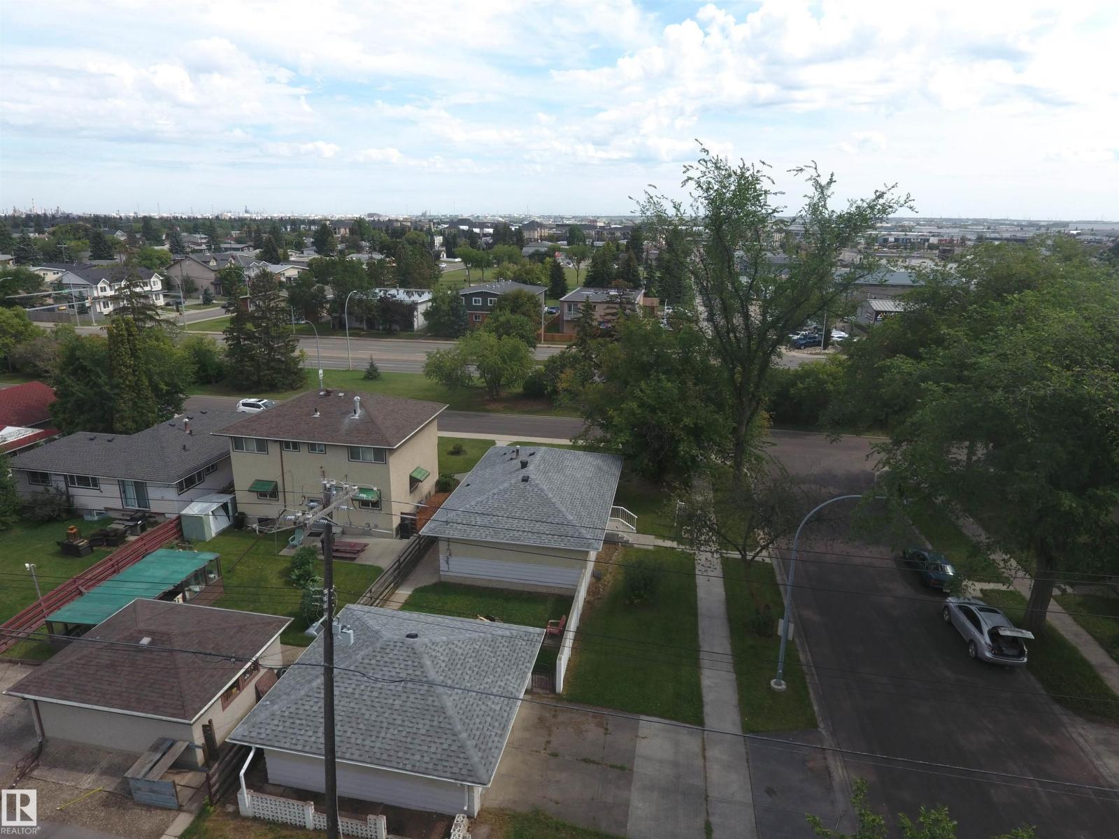 7504 77 AV NW