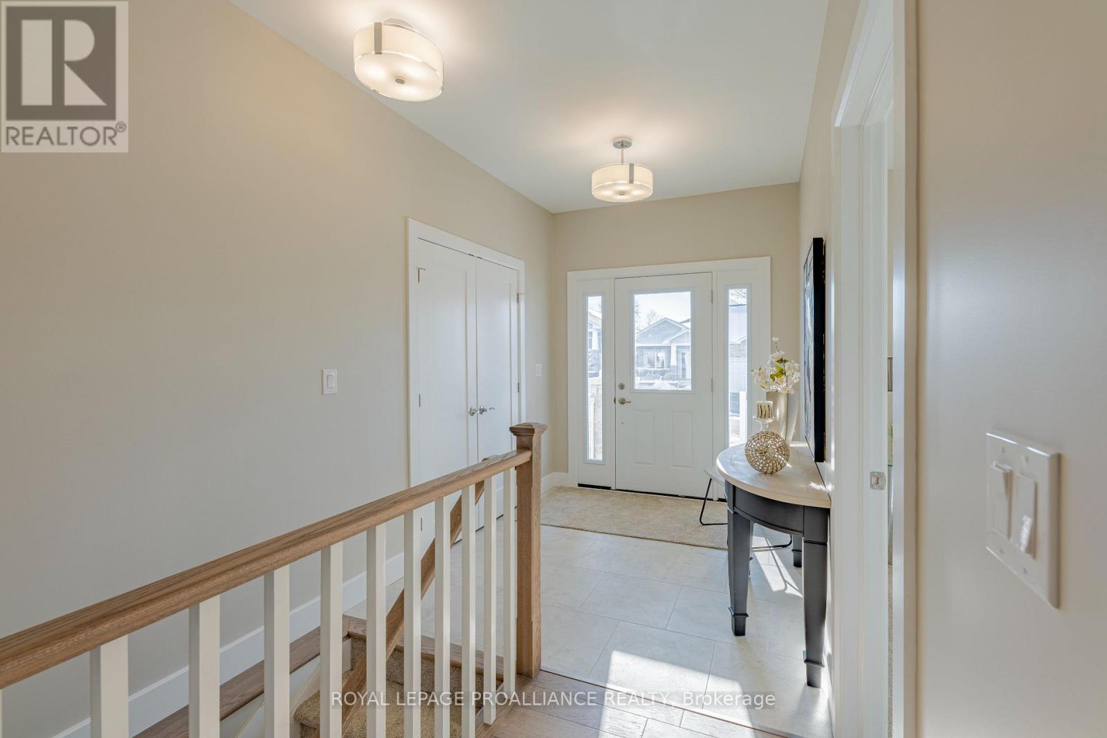 31 DOUGLAS MARSHALL CRESCENT