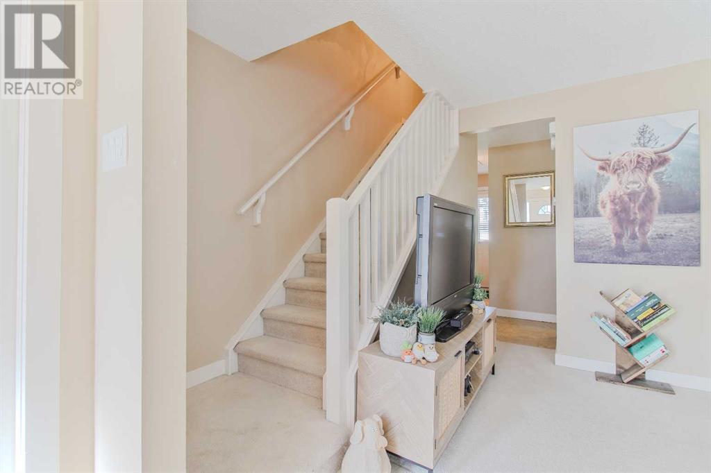 17, 275 Columbia Boulevard W