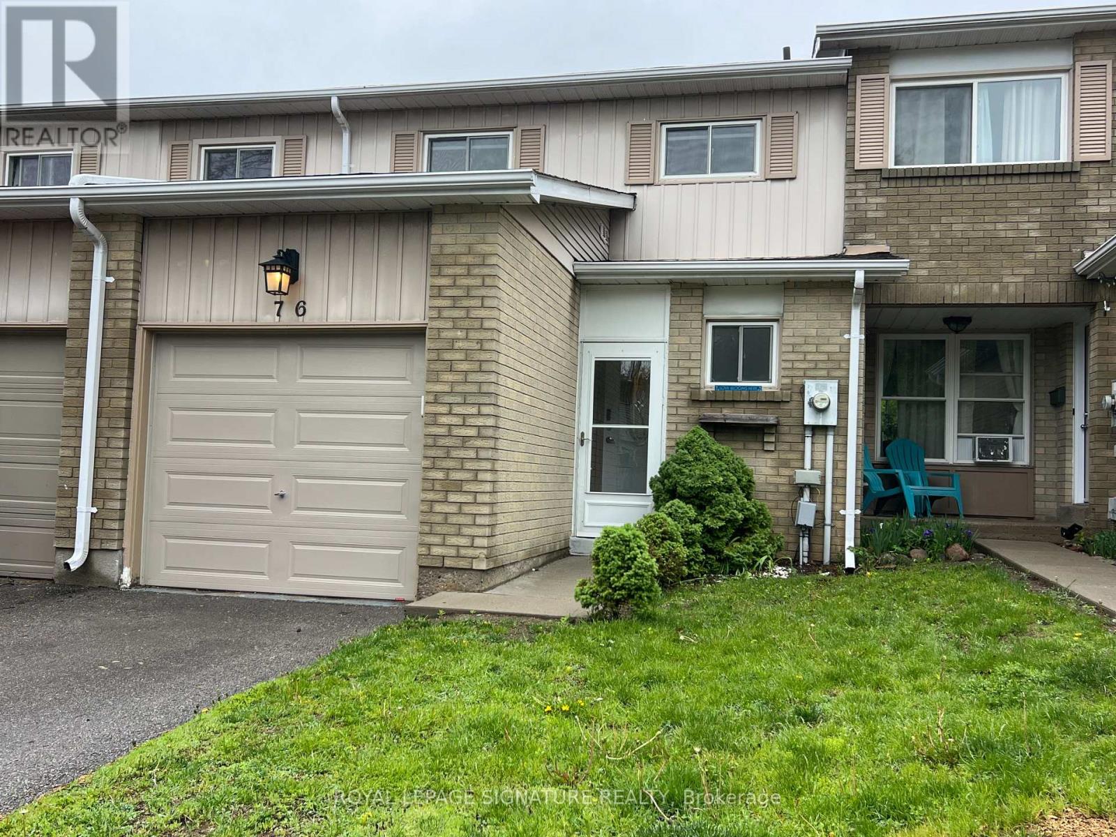 Photo 1 of 31 — 76 - 700 HARMONY ROAD N Unit 76, Oshawa (Pinecrest), ON L1K1S2
