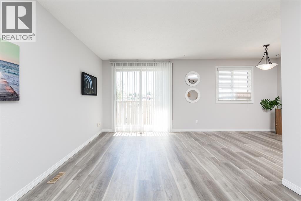 3, 29 Meadowlark Boulevard N