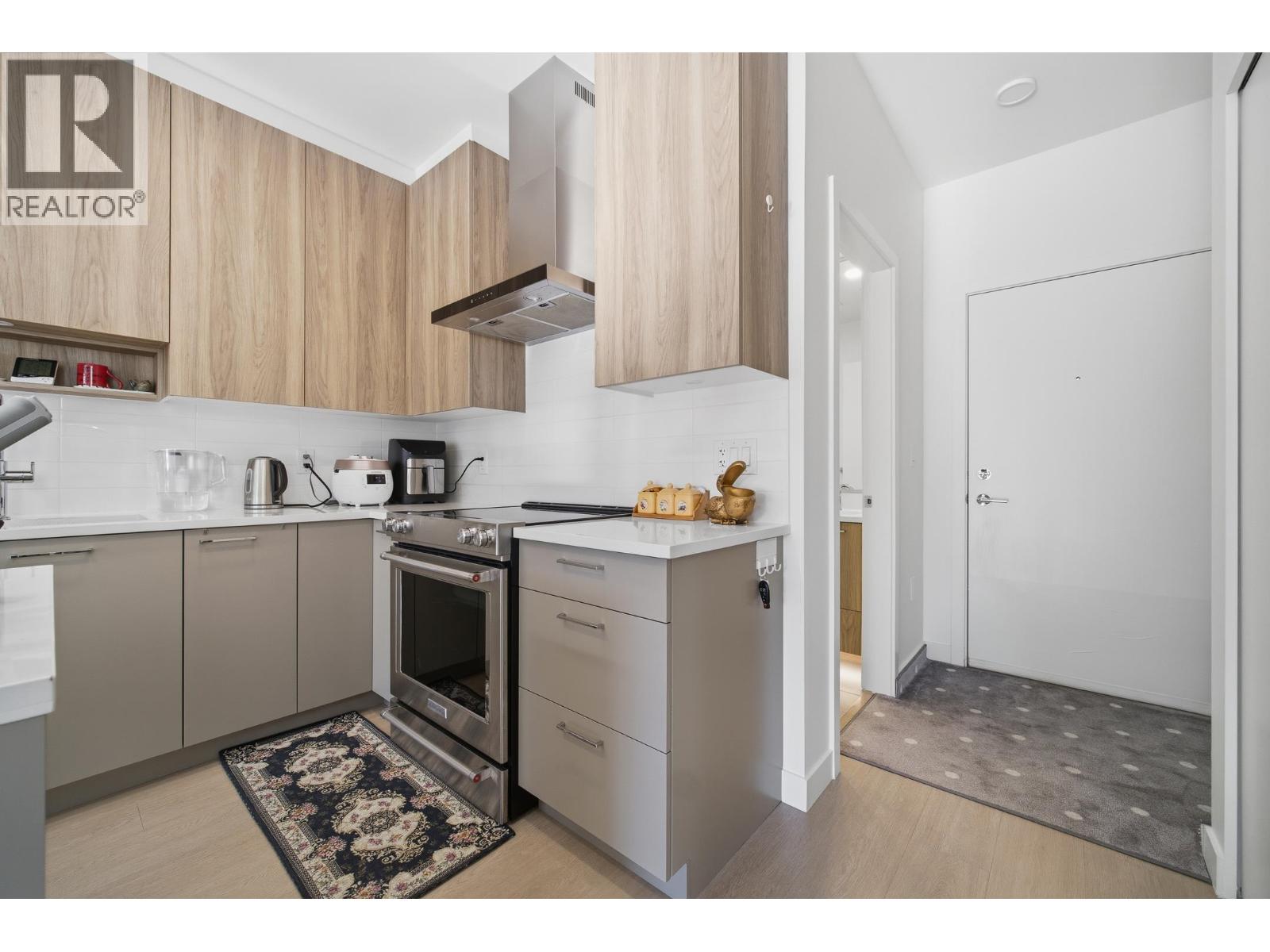 309 7588 16TH STREET