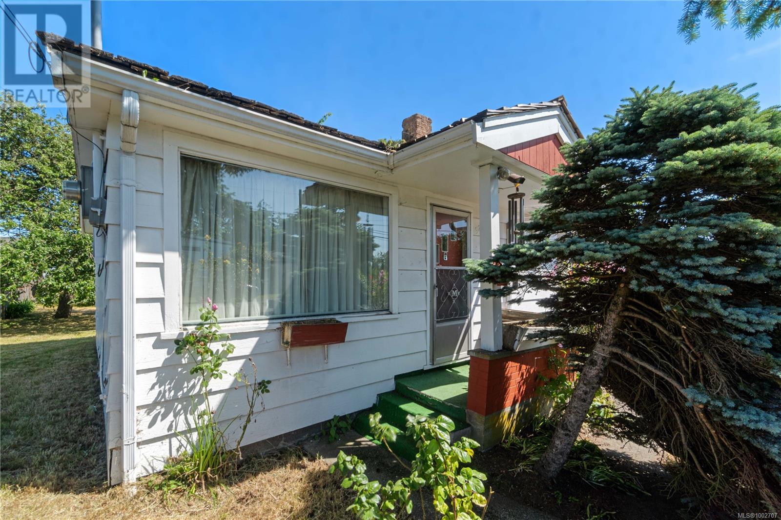 920 St. George St