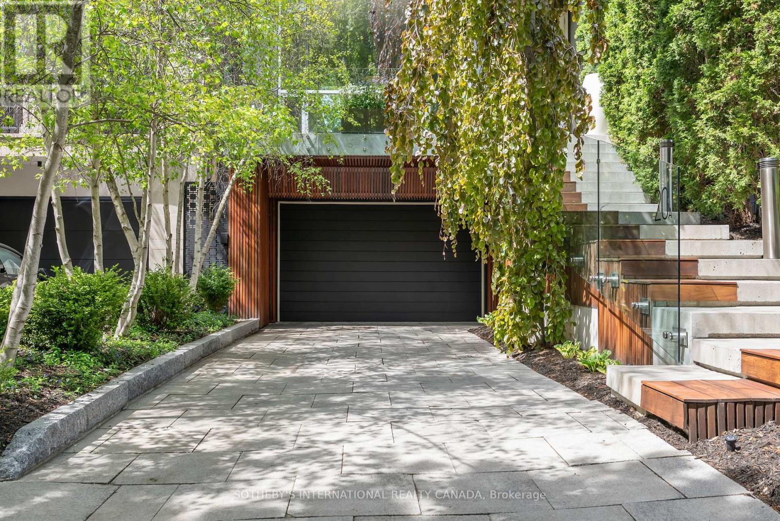 20A WOODLAWN AVENUE