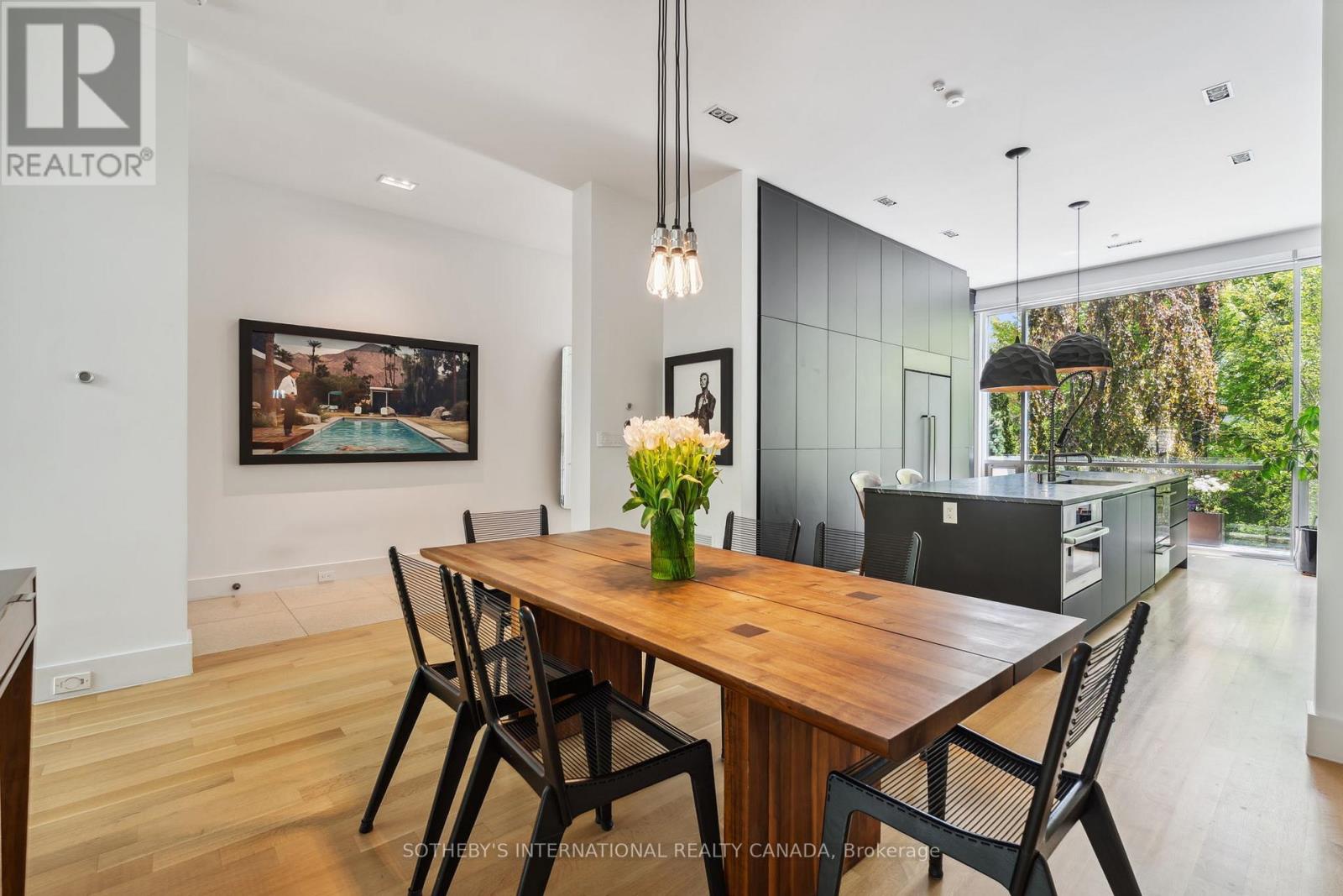 20A WOODLAWN AVENUE