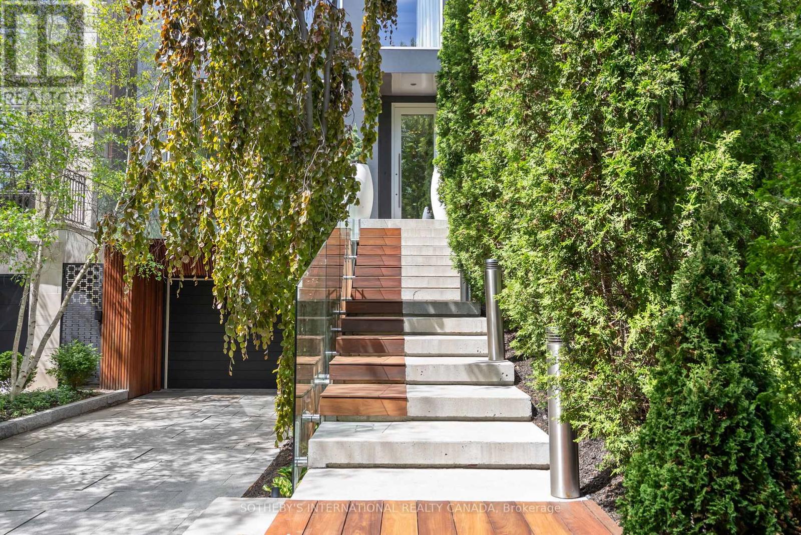20A WOODLAWN AVENUE