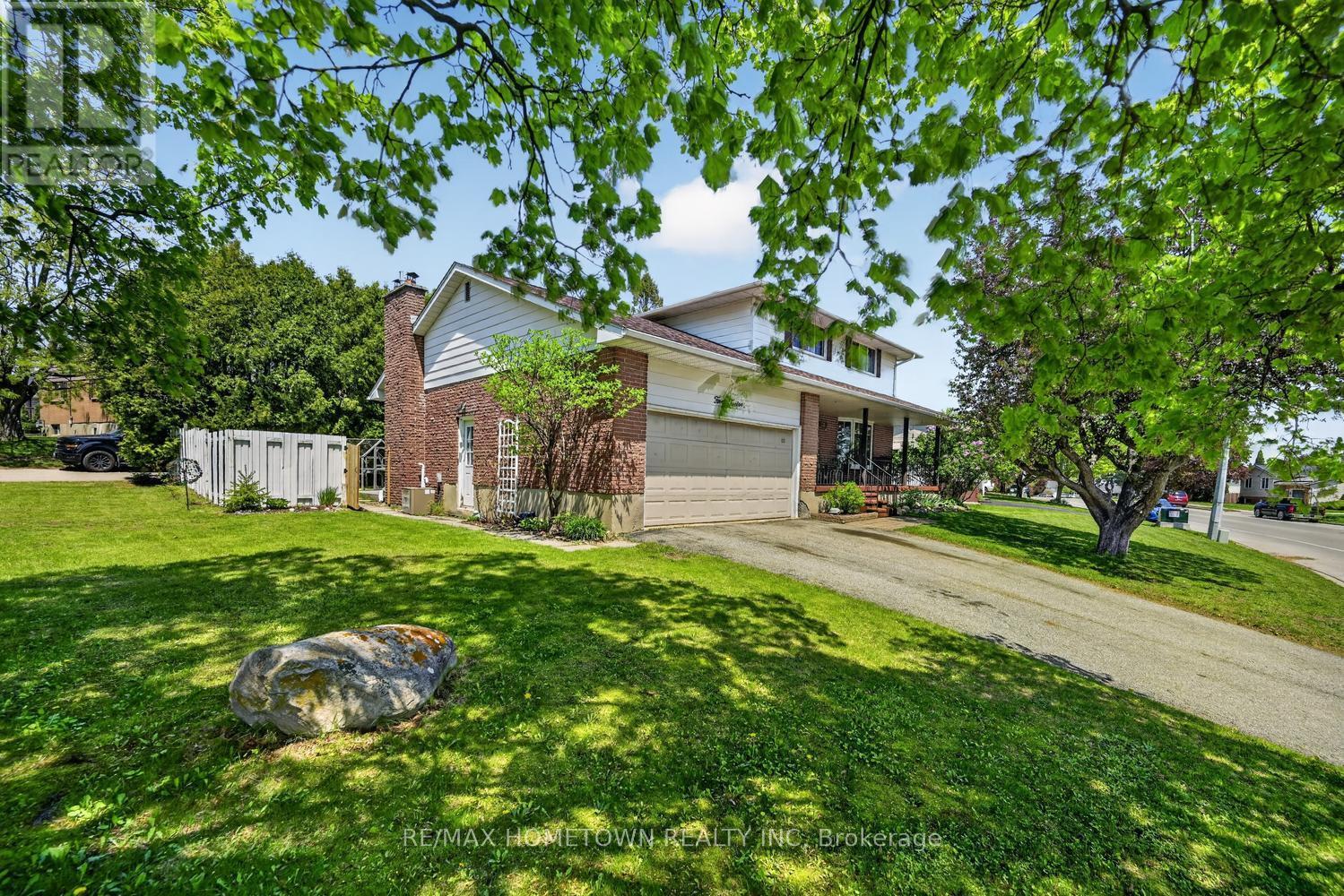 512 LAURIER BOULEVARD