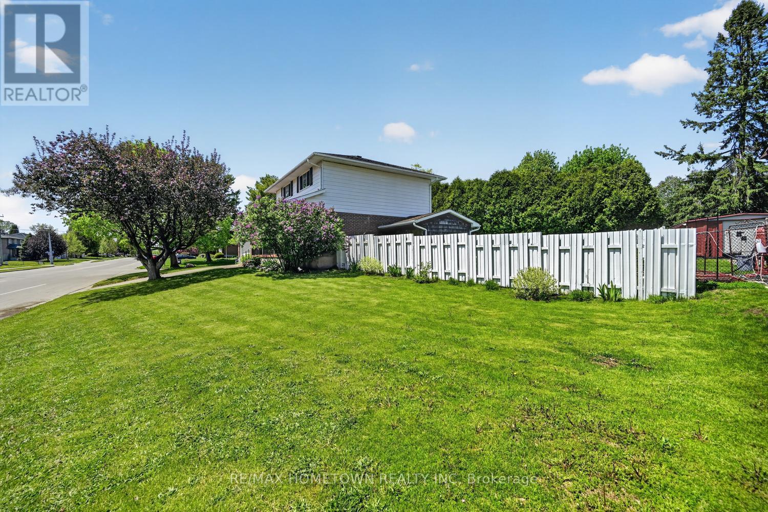 512 LAURIER BOULEVARD