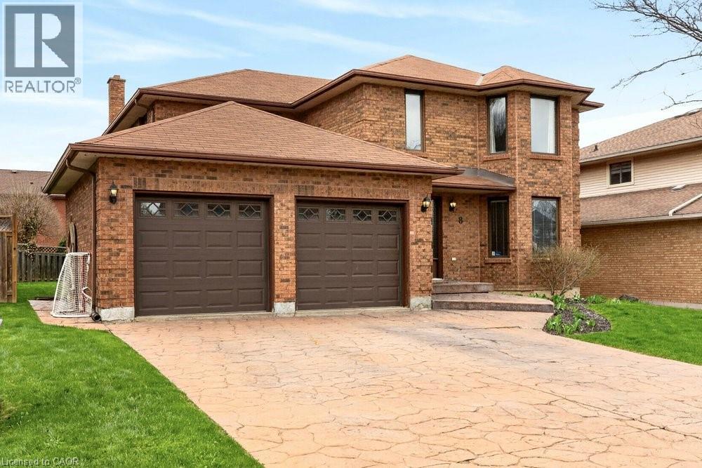 8 WYVIS Court