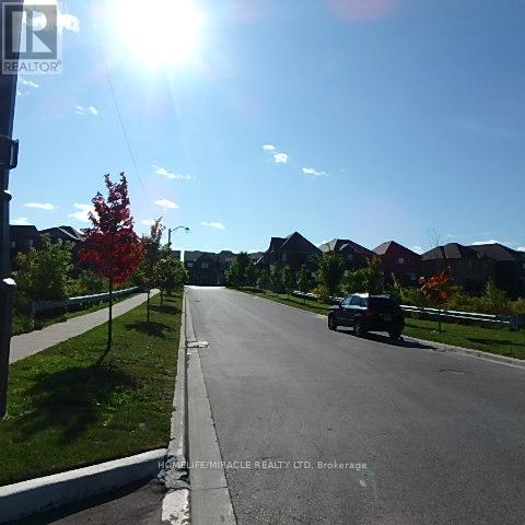 111 - 385 ARCTIC RED DRIVE