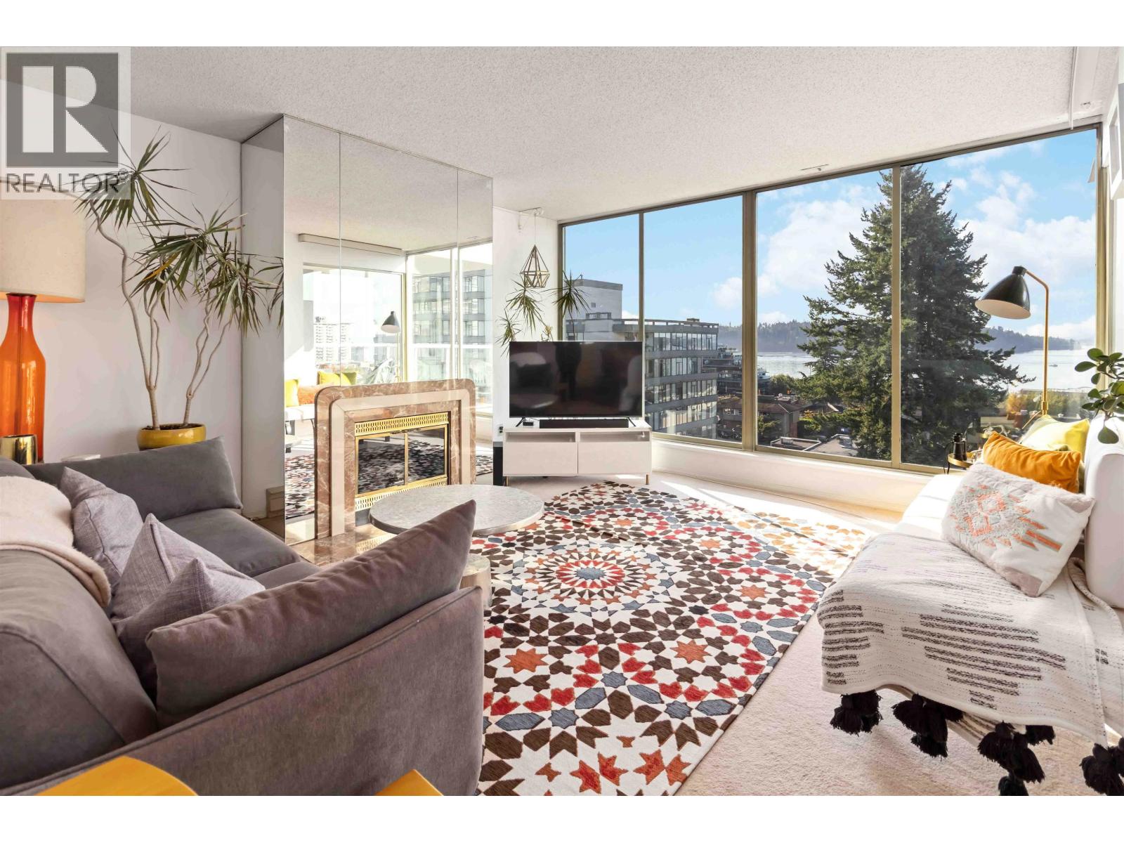 802 1455 DUCHESS AVENUE