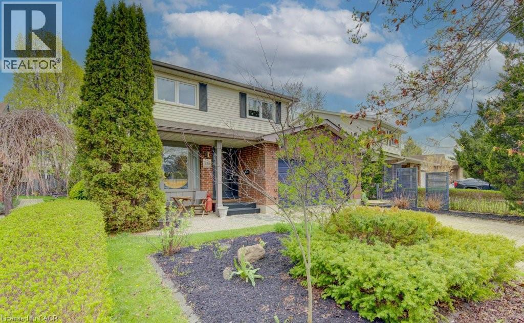 108 CLEARWATER Crescent