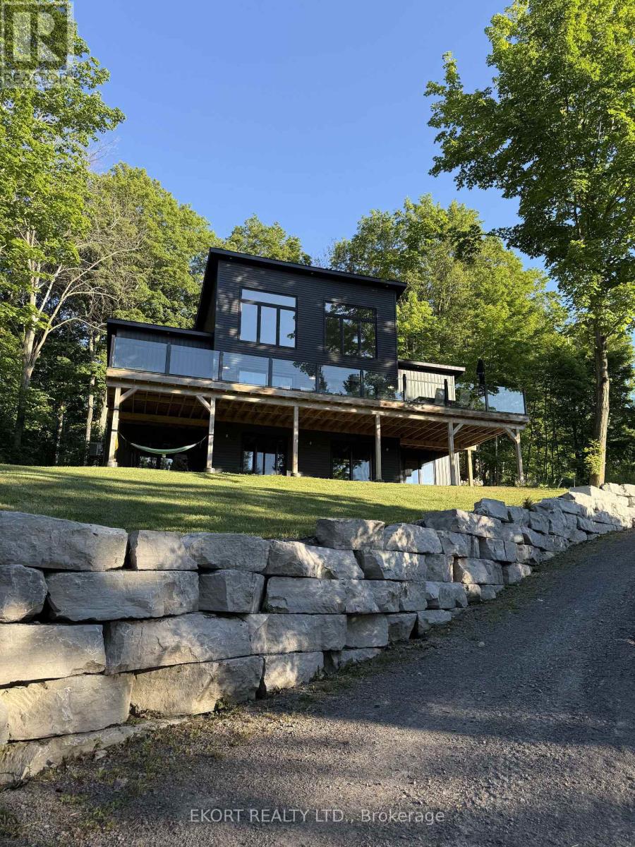 Photo 1 of 24 — 51 BISHOP LANE, Prince Edward County (Sophiasburg Ward), ON K0K1G0