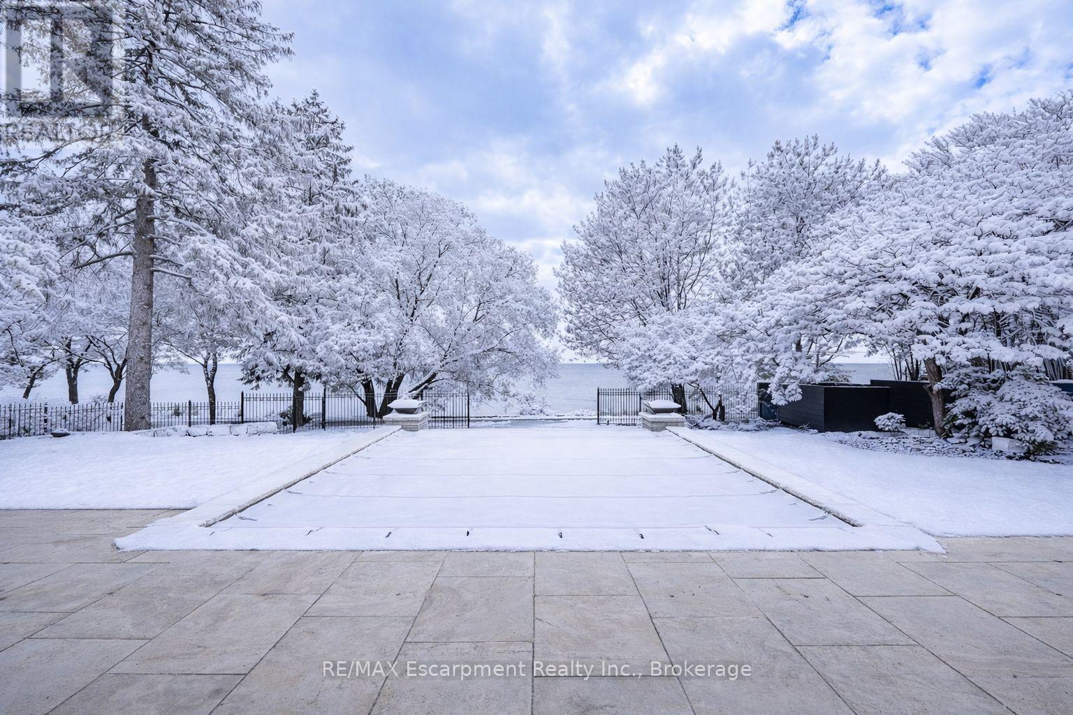 2250 CHANCERY LANE W