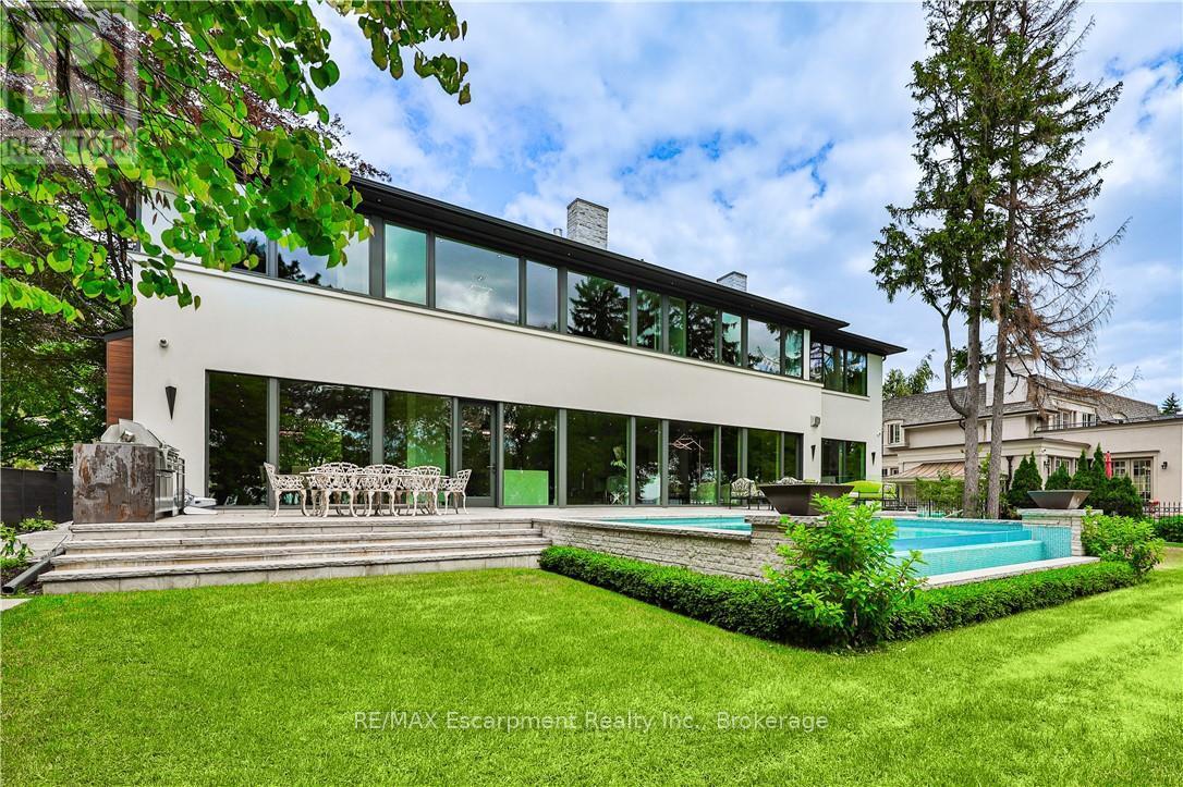 2250 CHANCERY LANE W