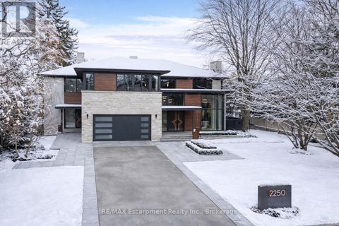 2250 CHANCERY LANE W Oakville (FD Ford) ON L6J6A3