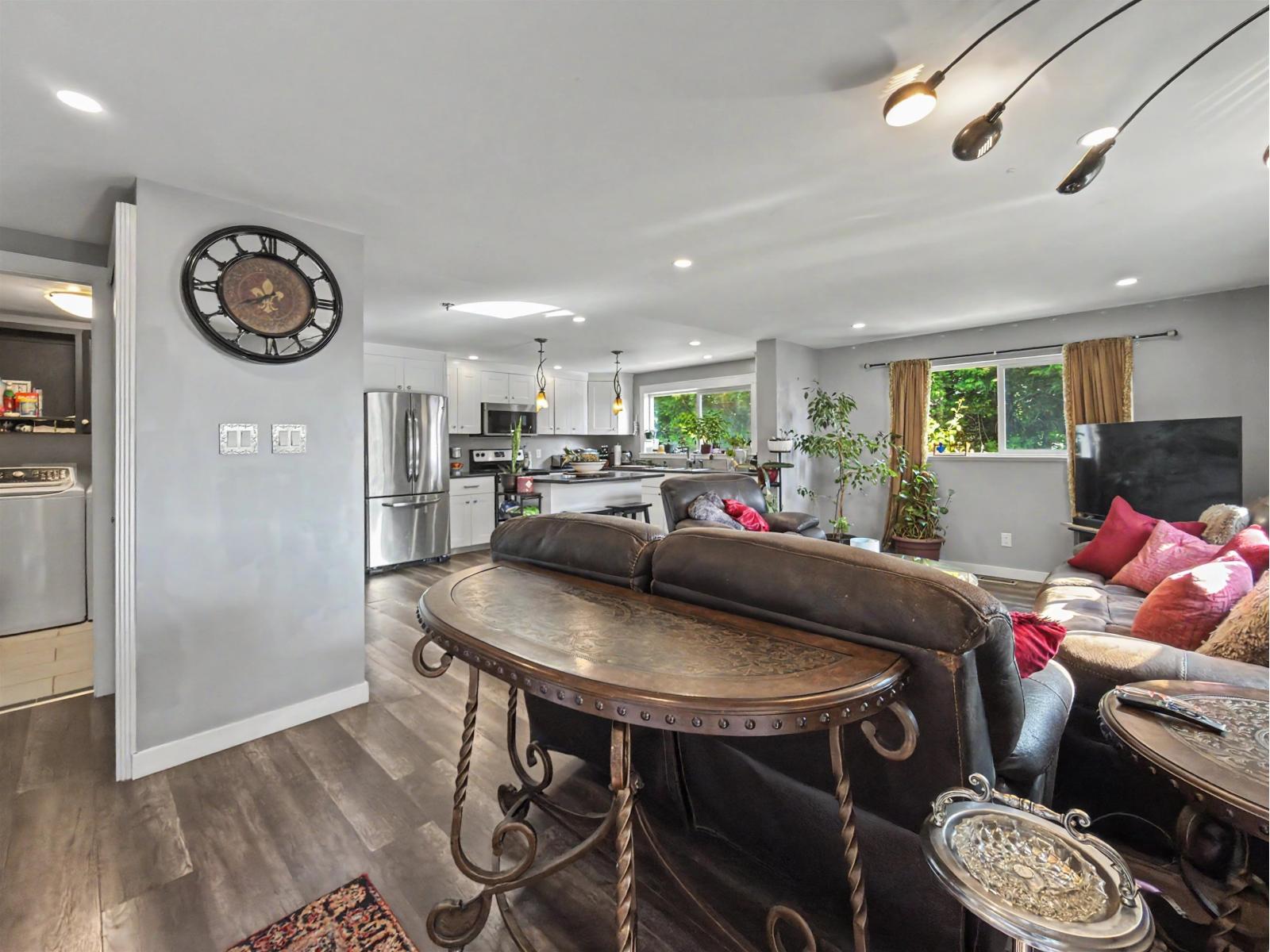 10 32151 LOUGHEED HIGHWAY
