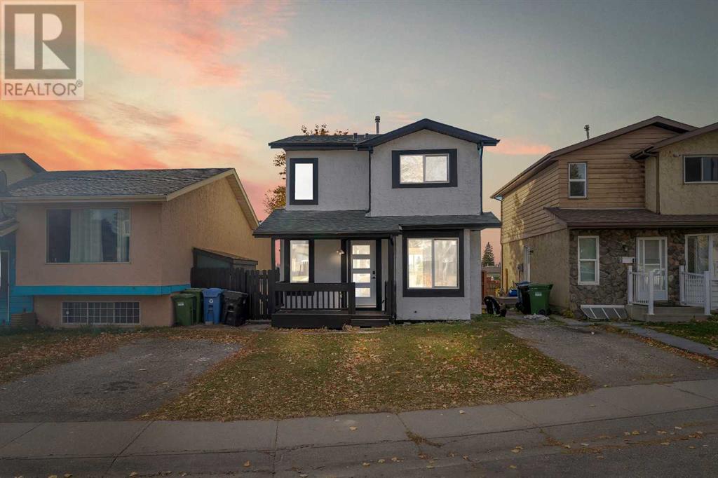 256 Abinger Crescent NE