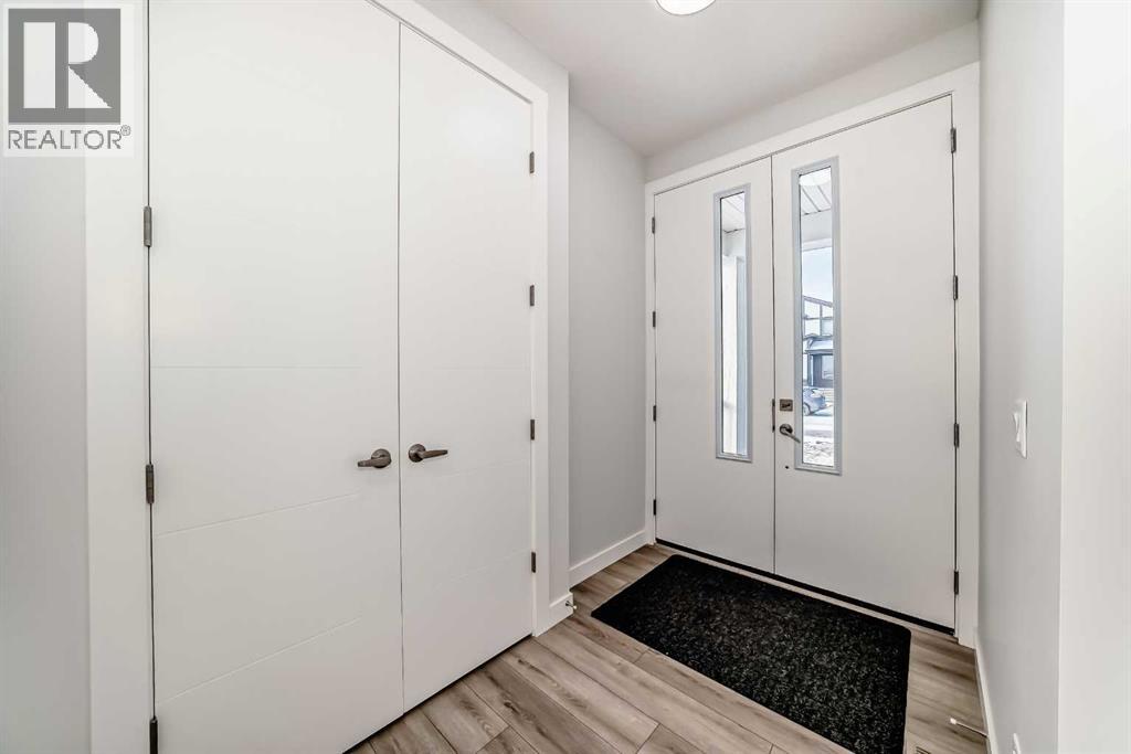 100 Corner Glen Manor NE