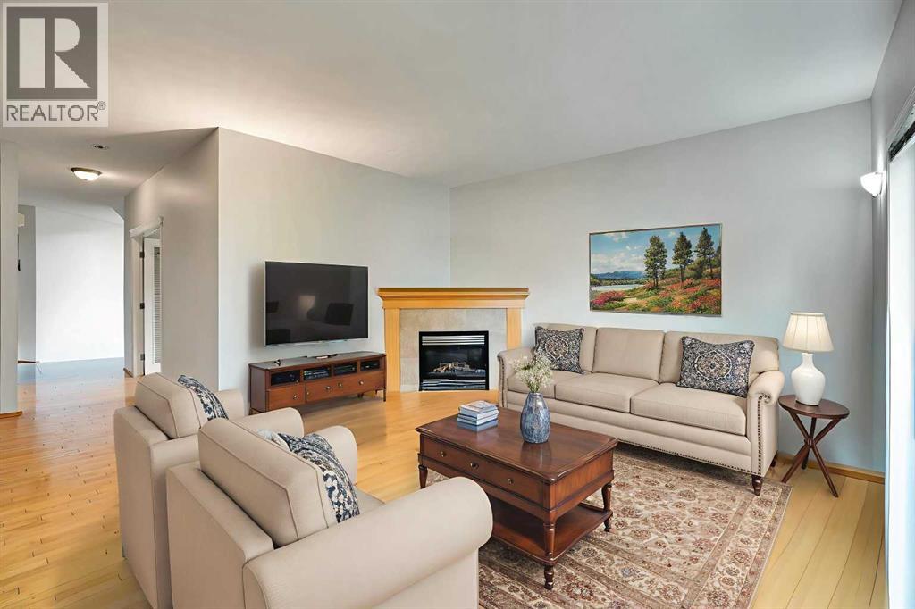 521 Rocky Ridge View NW