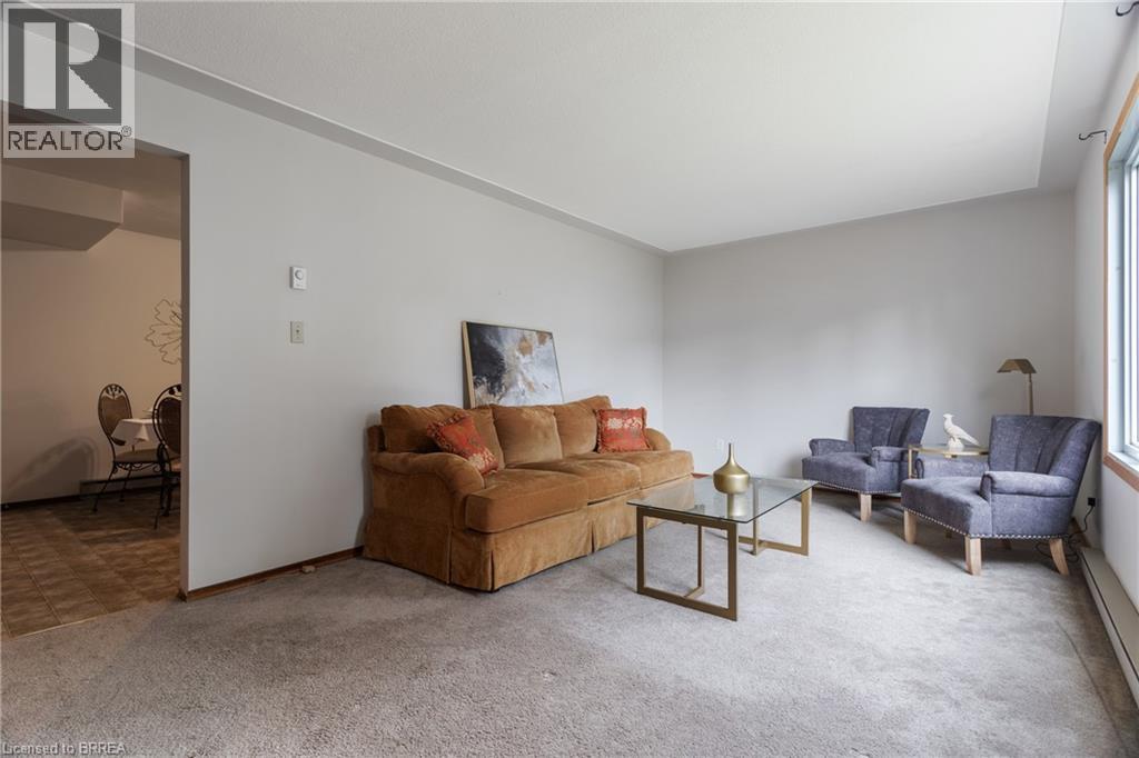 18 OAKHILL Drive Unit# 12B