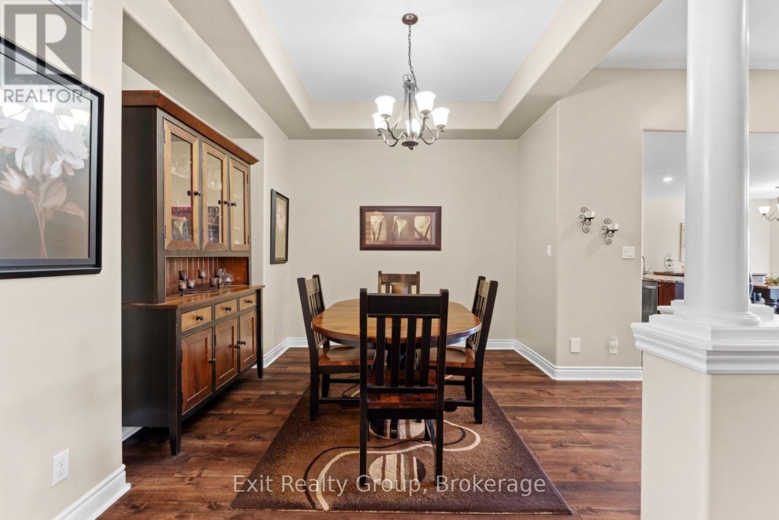 48 CAVENDISH DRIVE - Photo 4