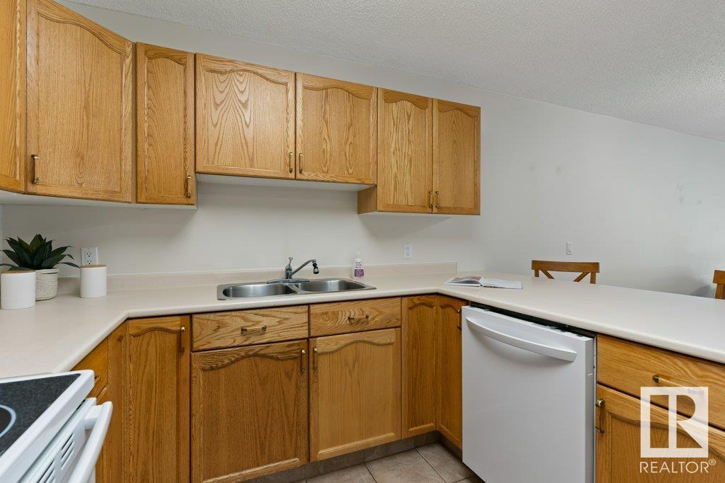 #104 160 KINGSWOOD BV