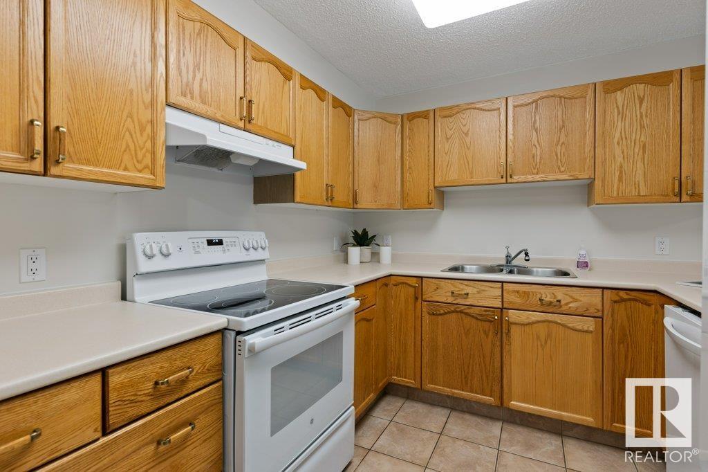 #104 160 KINGSWOOD BV