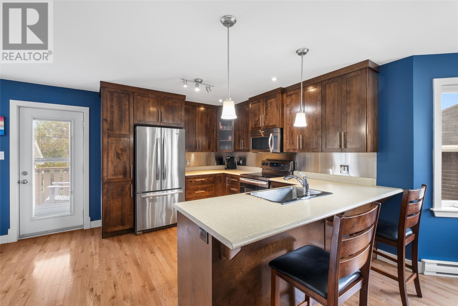 16 Blue Jay Place