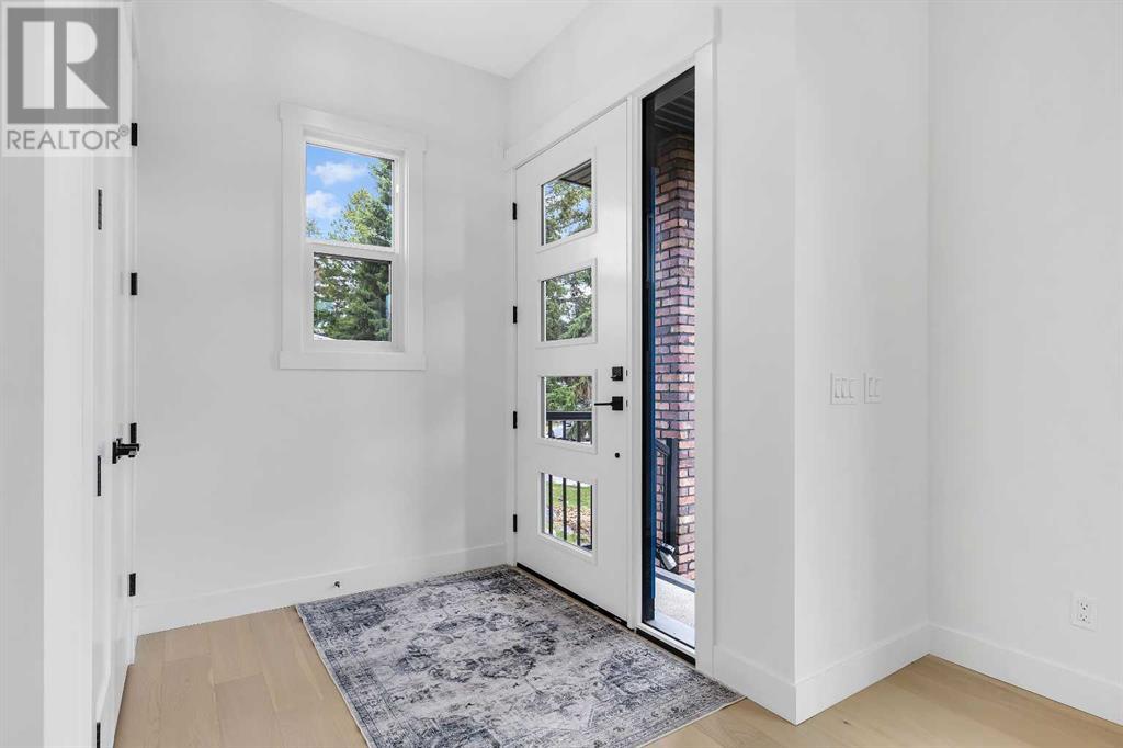 42 Collingwood Place NW