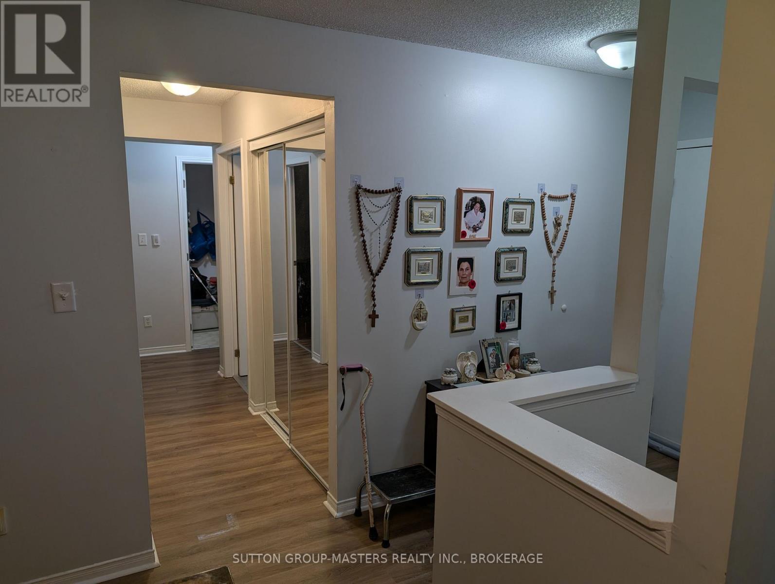 101 - 310 KINGSDALE AVENUE