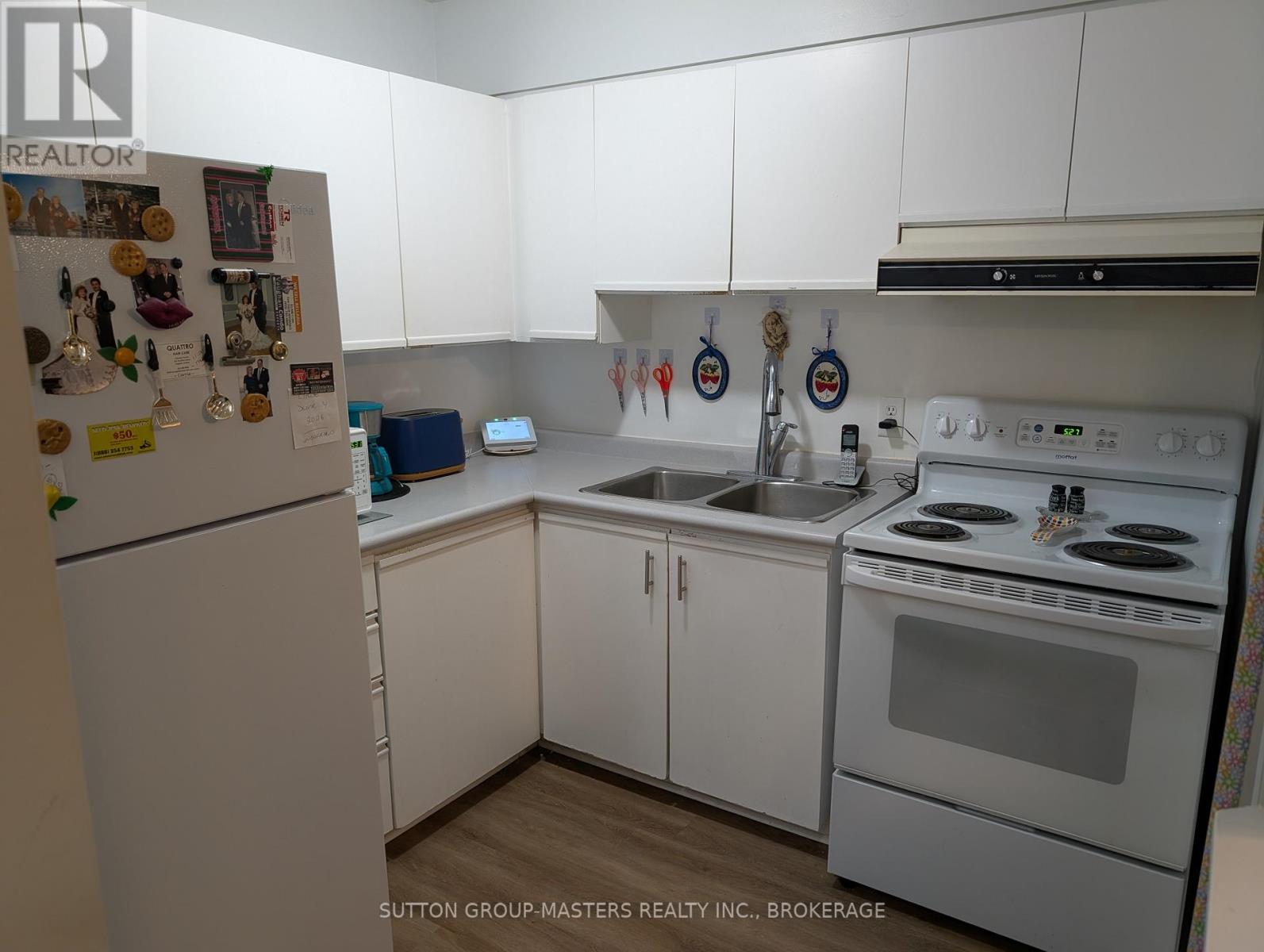 101 - 310 KINGSDALE AVENUE