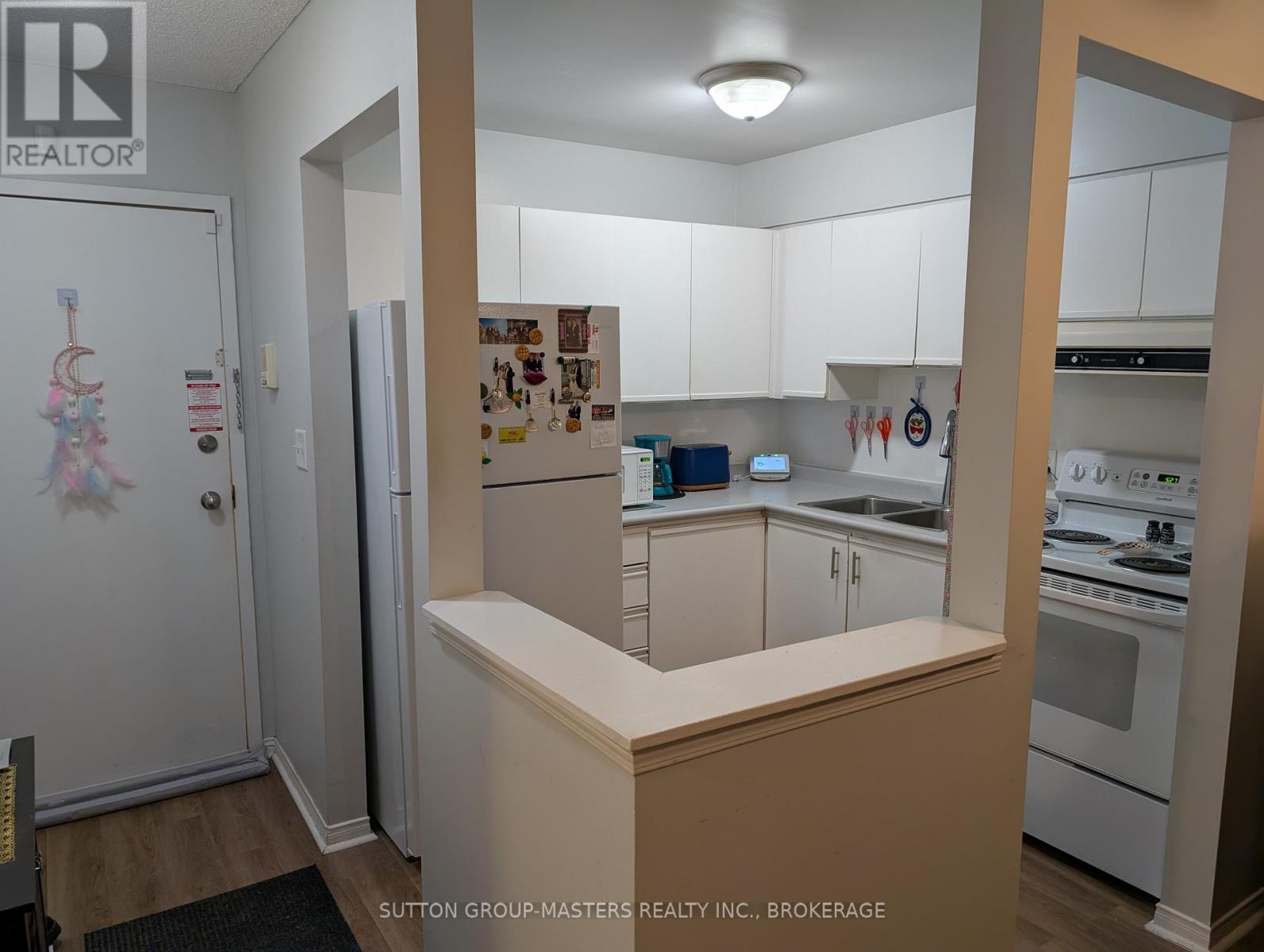 101 - 310 KINGSDALE AVENUE