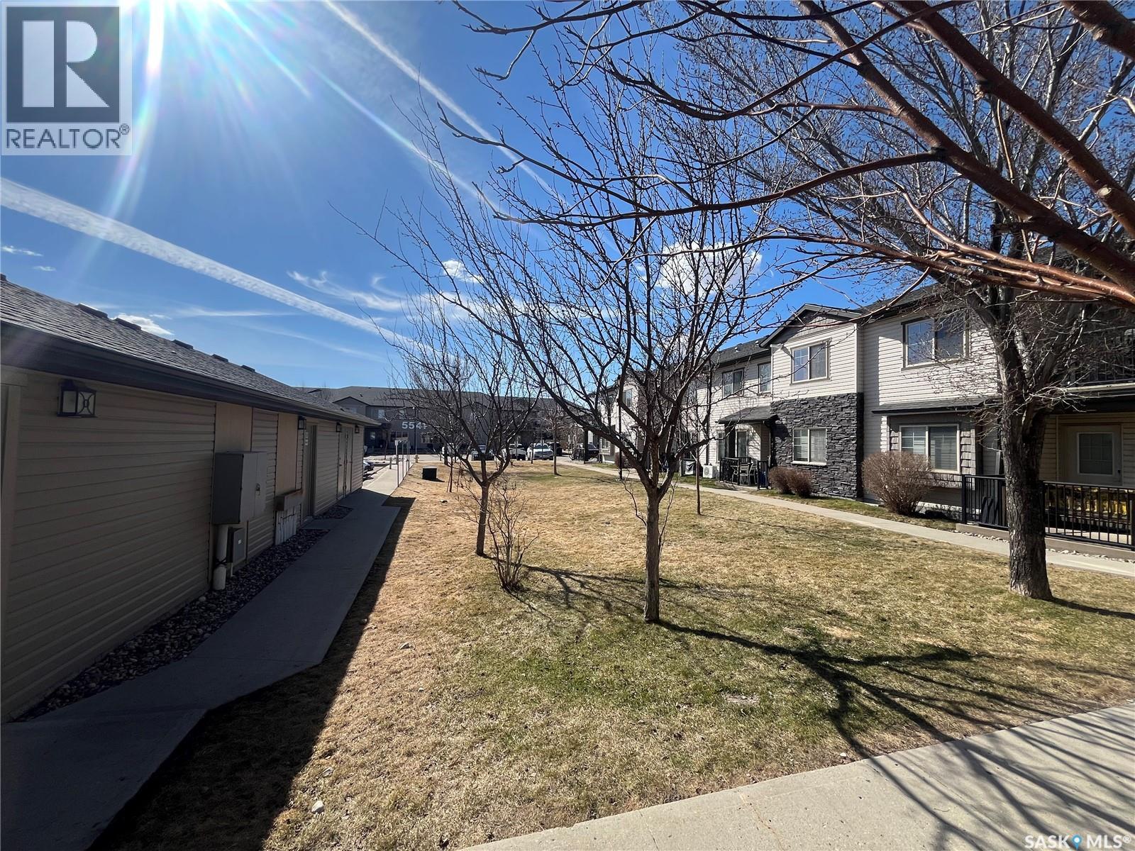 51 5565 BLAKE CRESCENT