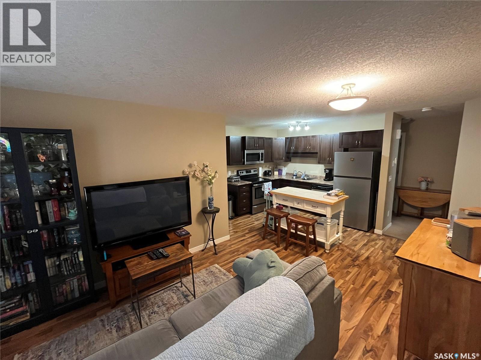 51 5565 BLAKE CRESCENT