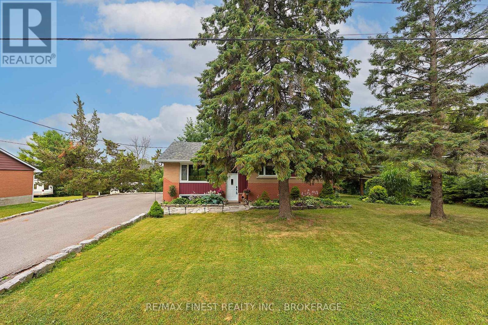 1429 AVONDALE CRESCENT