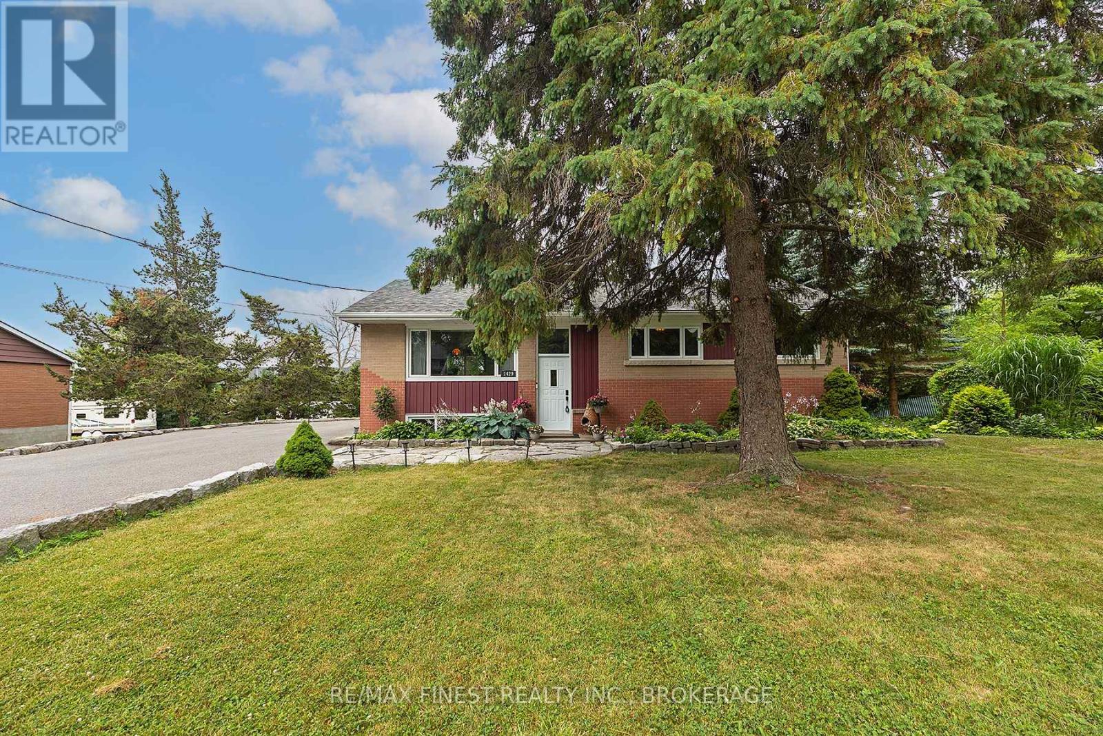 1429 AVONDALE CRESCENT