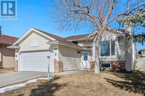 153 Shannon Hill SW Calgary AB T2Y2Y8