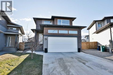 1271 Pacific Circle W Lethbridge AB T1J5V3