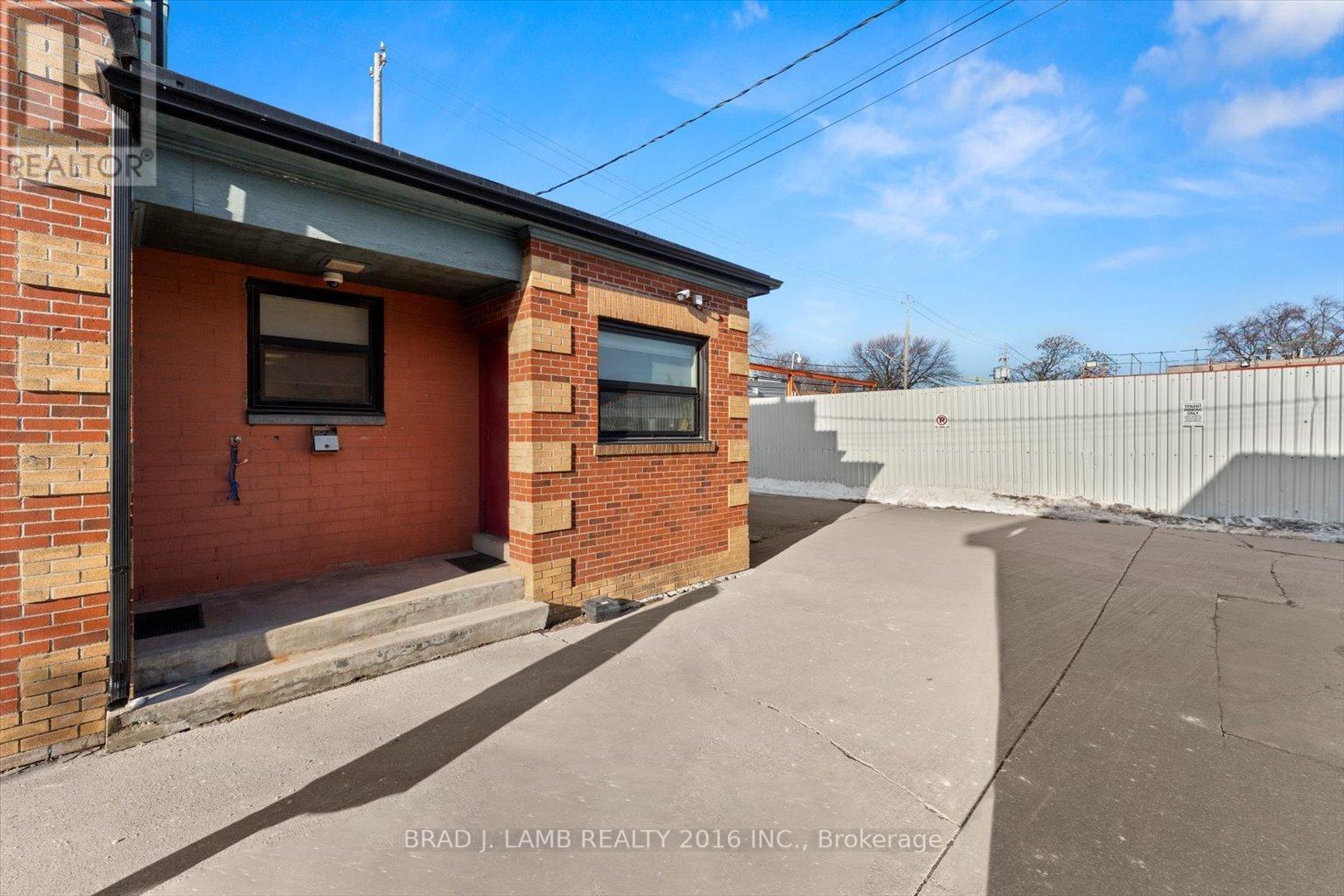 21 CARLAW AVENUE