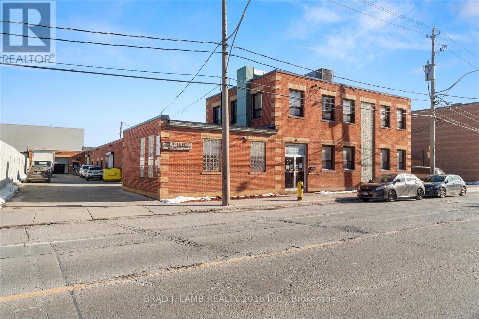 21 CARLAW AVENUE