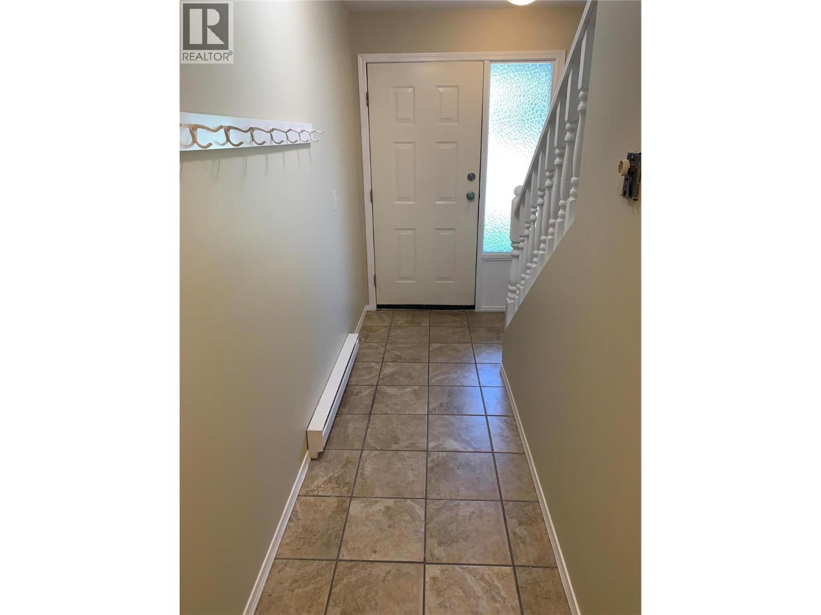 1425 Highland Drive S