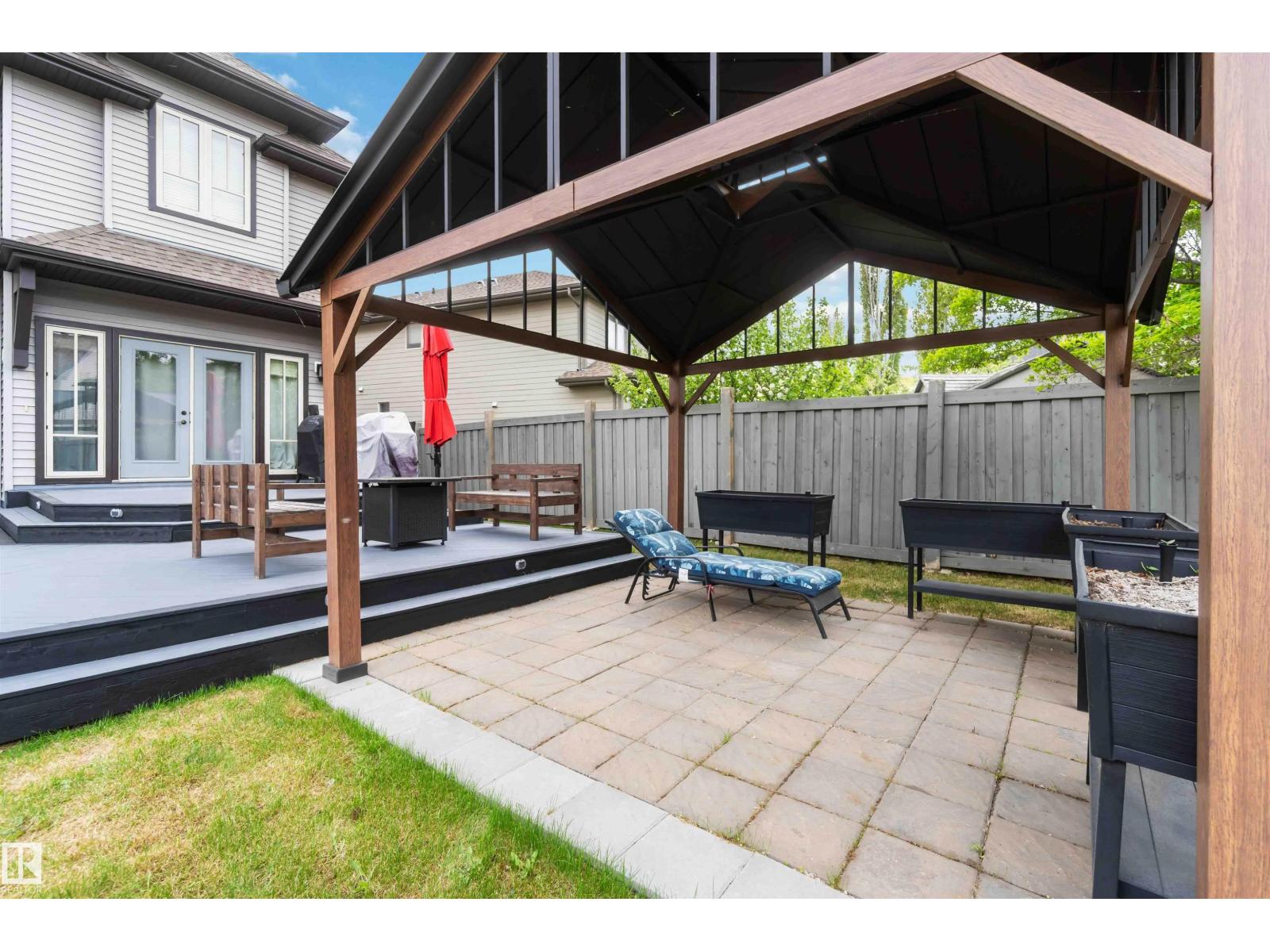 247 AMBLESIDE DR SW