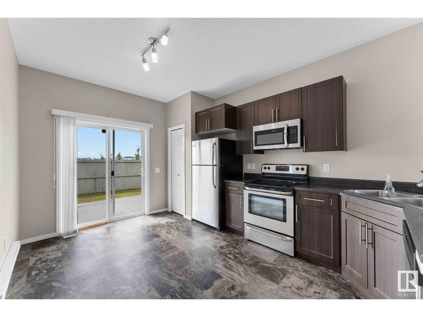 219 Brickyard PL
