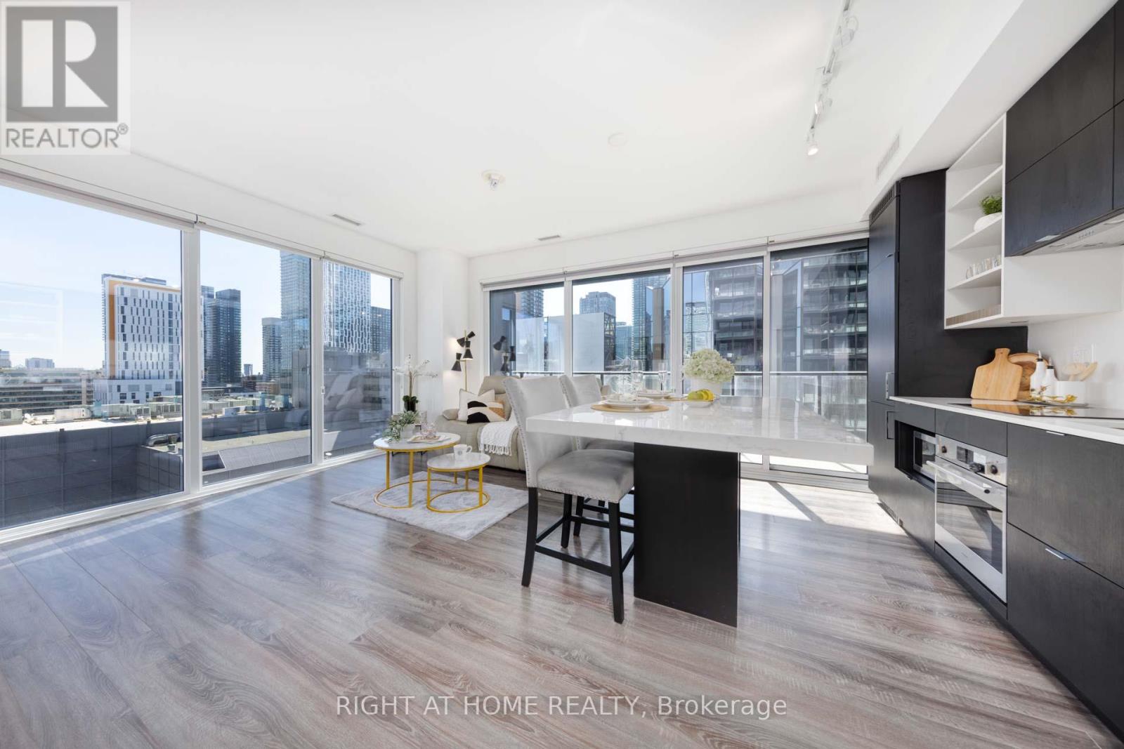 1303 - 20 EDWARD STREET