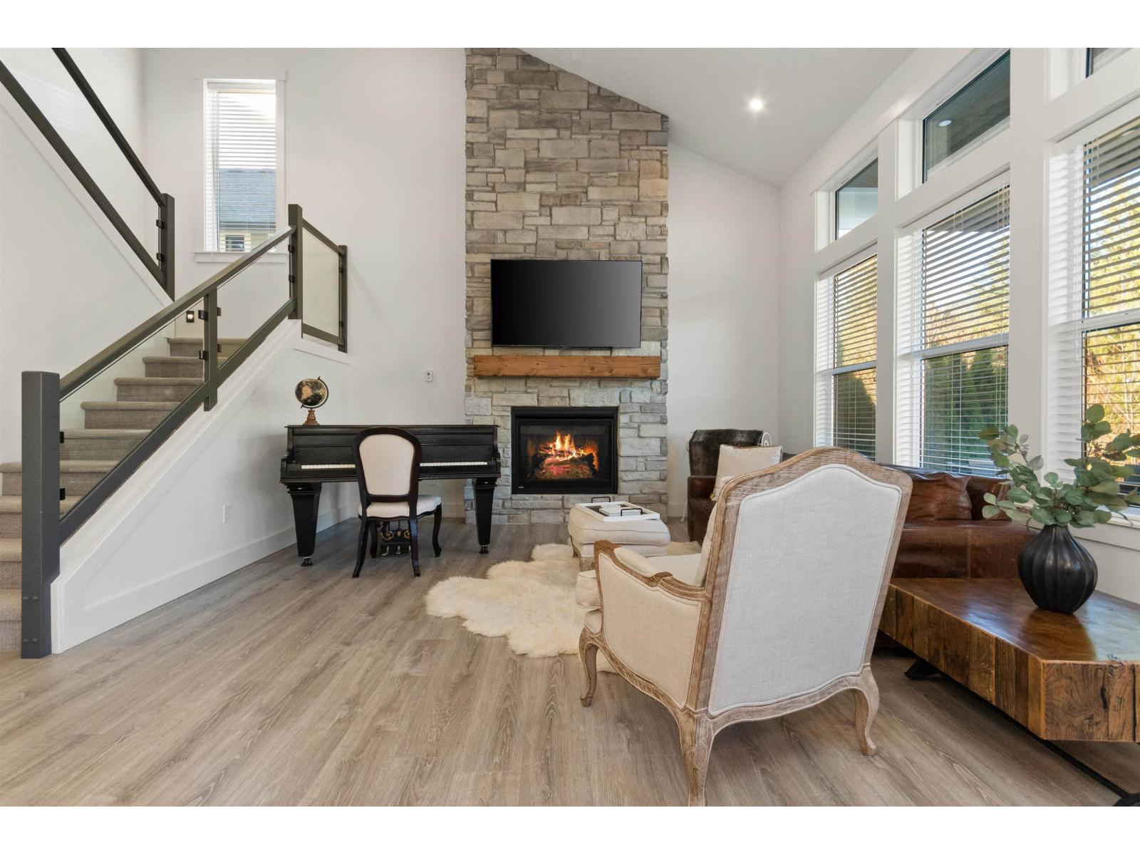 12 1885 COLUMBIA VALLEY ROAD|Cultus Lake South