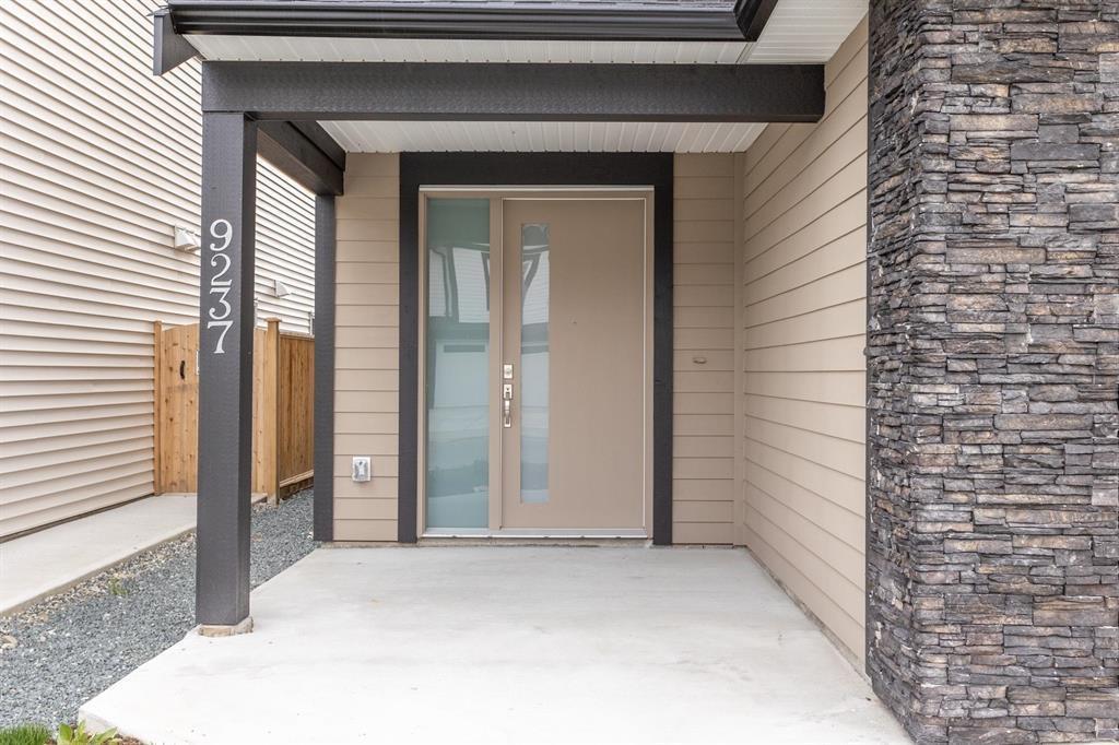 9237 SITKA PLACE|Chilliwack Proper East