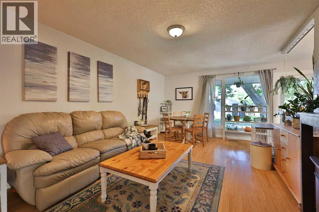 1618 St. George Road N