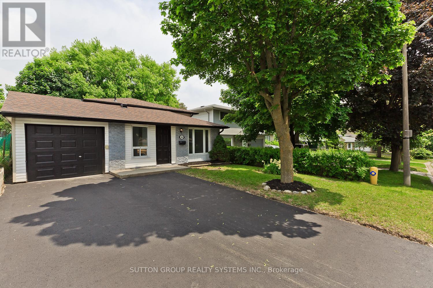 504 PINETREE CRESCENT