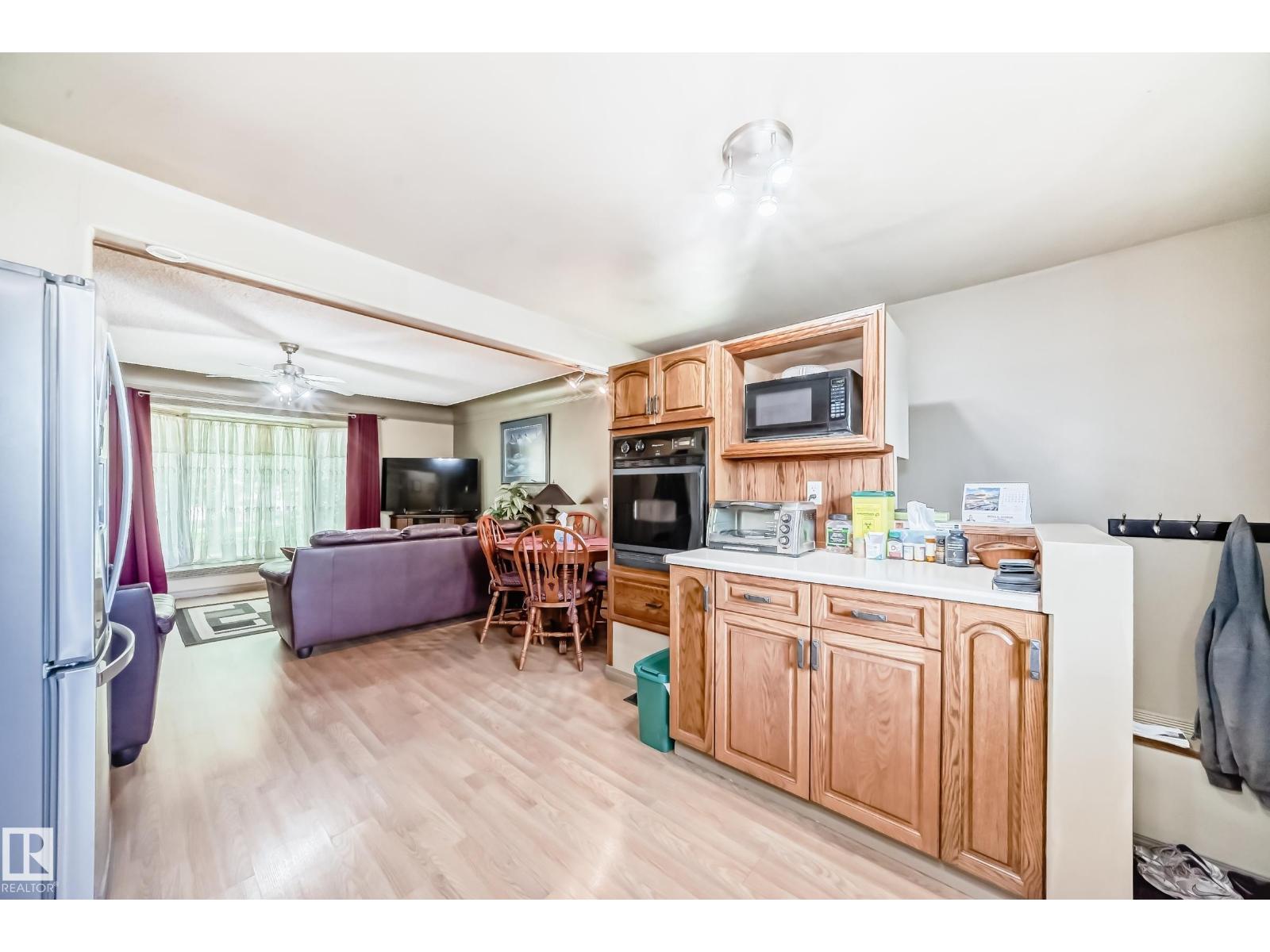 12137 44 ST NW NW